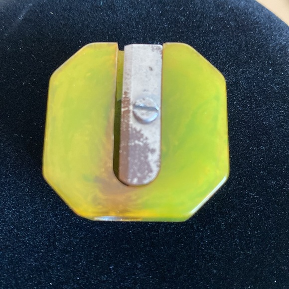 Green Bakelite 1930s Little Rascals Spanky Pencil Sharpener. - Picture 2 of 7